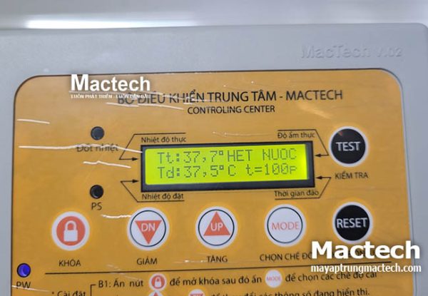 Máy ấp trứng báo hết nước