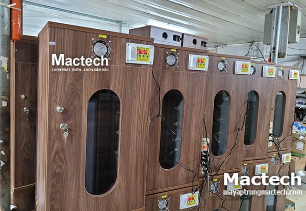 Vỏ gỗ của máy ấp trứng mini Mactech có bền không
